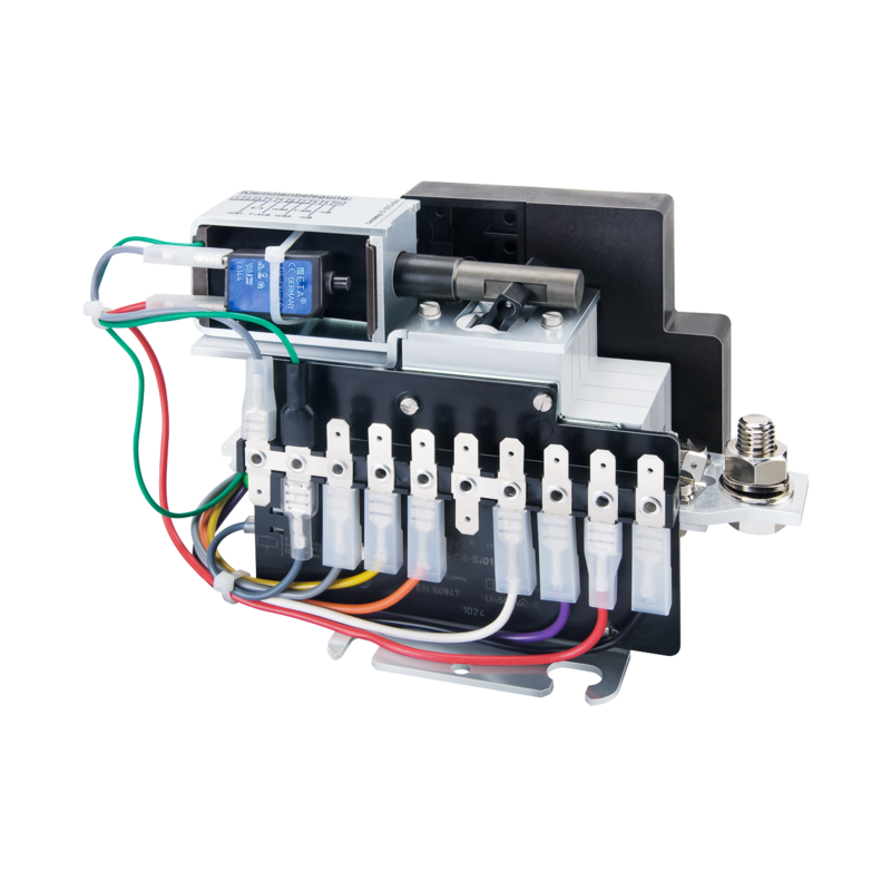 Typ E-1073-437 von E-T-A: Ermöglicht eine fernsteuerbare Ein-/Ausschaltfunktion zwischen Batterie und Bordnetz.